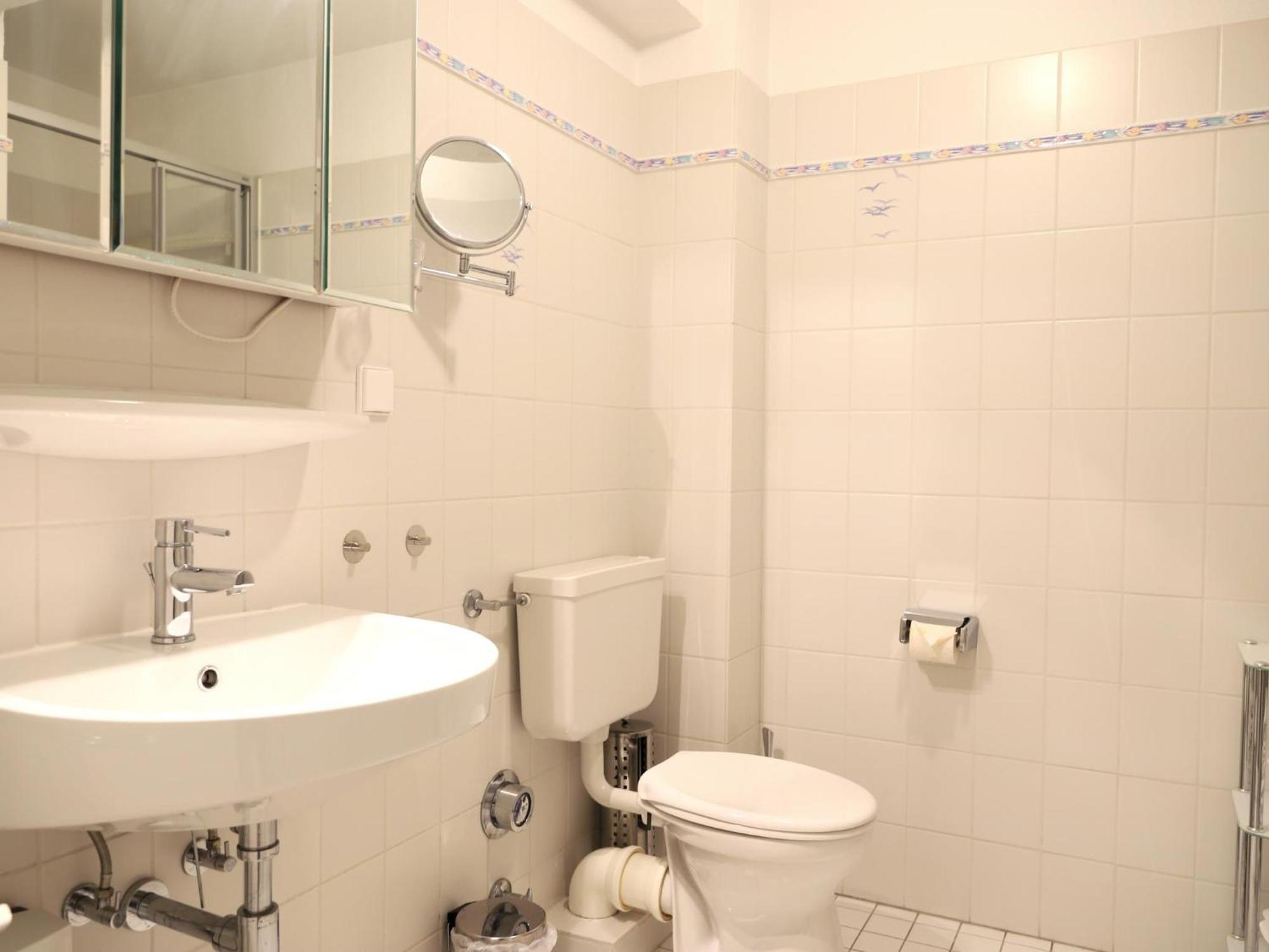 Ruhig Gelegenes Haus Am Ortseingang Von Wenningstedtアパートメント エクステリア 写真